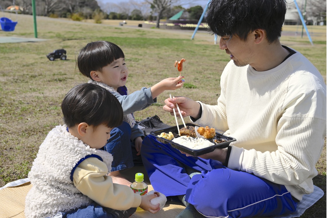 小野和也が撮影した写真のアルバム「家族みんなでピクニック」