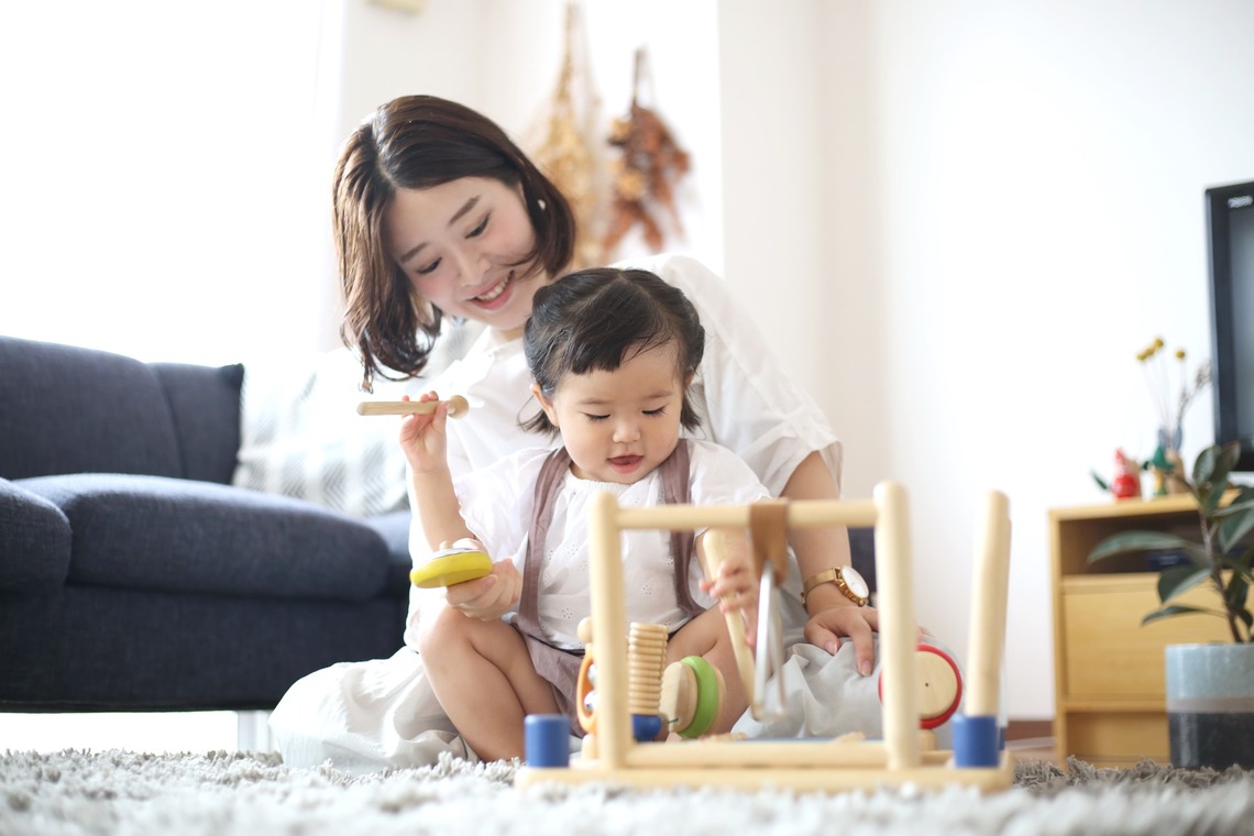 出張撮影HUG TIMEが撮影した写真のアルバム「家族写真〜ご自宅にて〜」