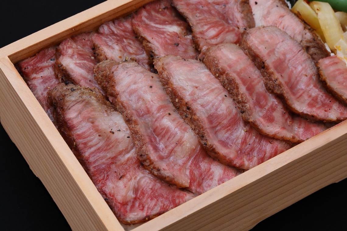 森安　照が撮影した「ステーキ・シーフード・サラダ」の写真