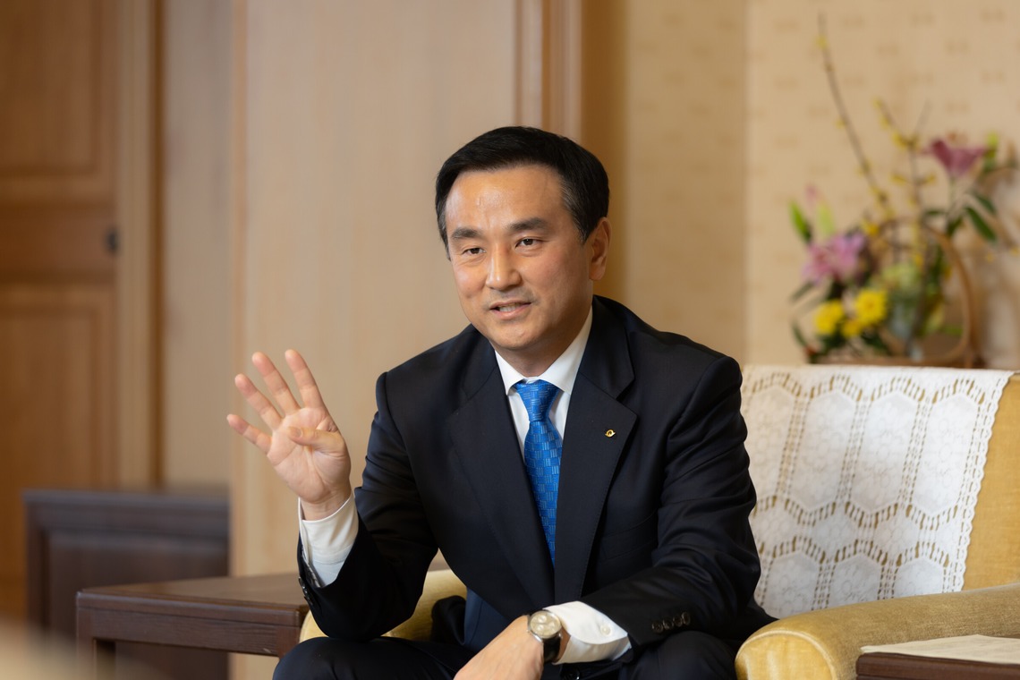 HARAデザインが撮影した写真のアルバム「インタビュー」