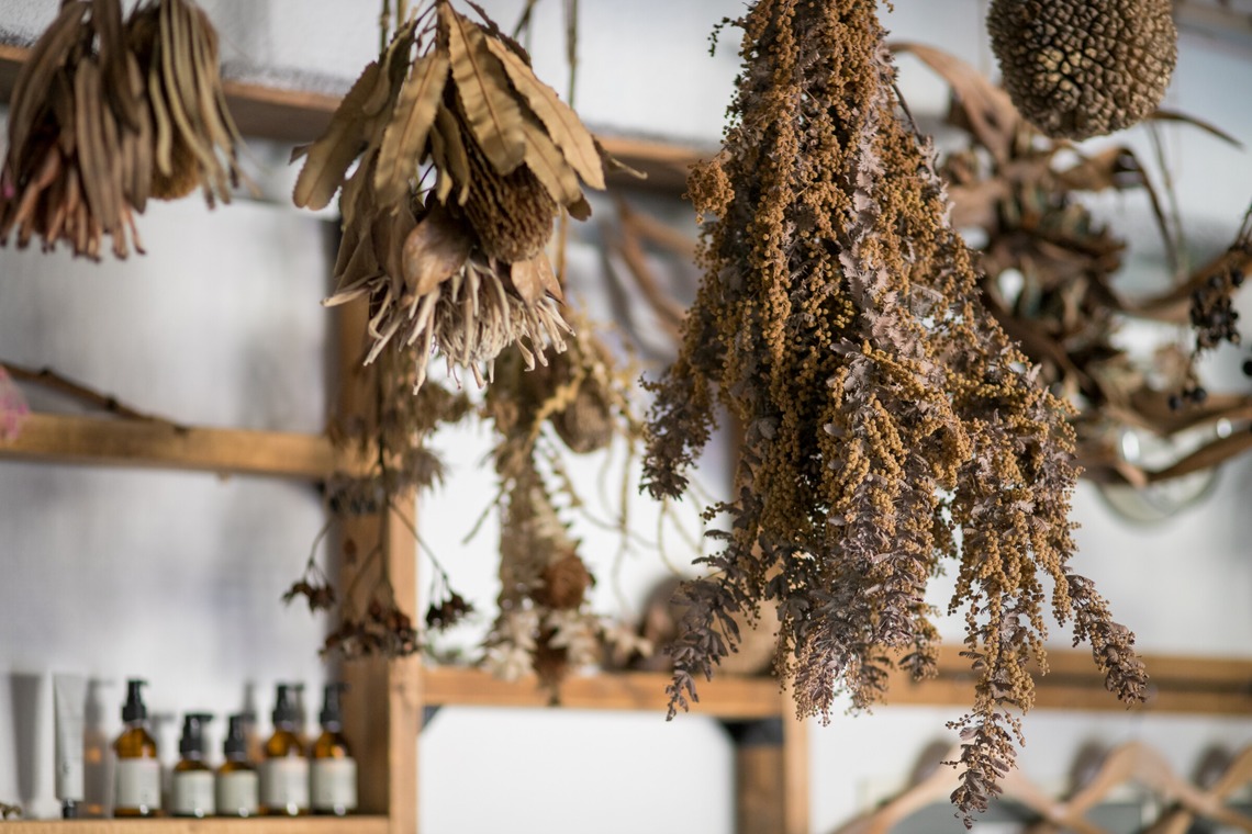 德永三千代が撮影した「ショップ・サロン」の写真