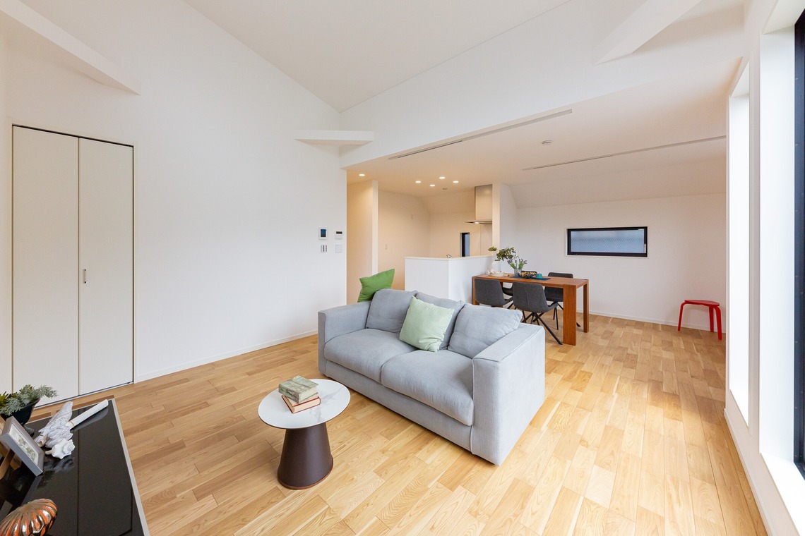 滋賀淳が撮影した写真のアルバム「建築、店舗、竣工」