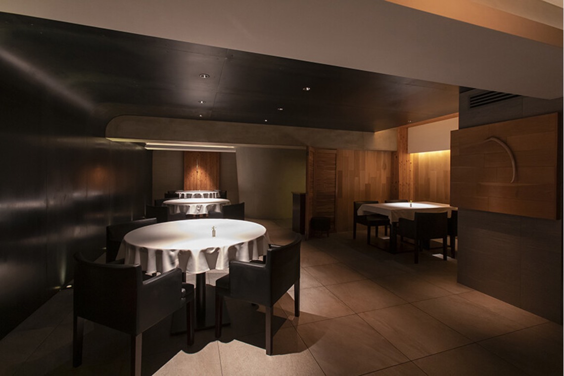 東谷　幸一が撮影した写真のアルバム「店舗」