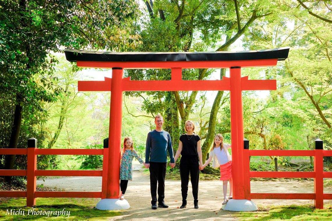 Michi Photographyが出張撮影した家族写真(キッズ,ベビーフォト)などが写った「KYOTO, SAKURA Family Photo｜京都、桜ファミリーフォト」の家族写真