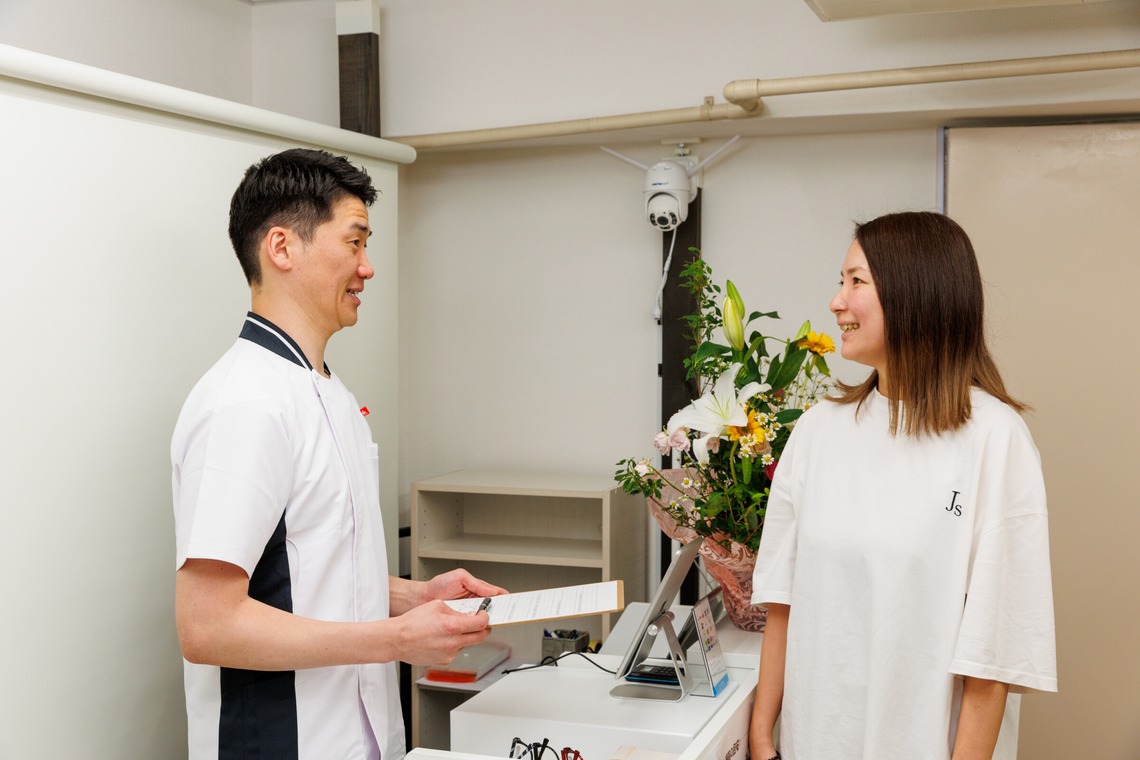 松井シンジが撮影した写真のアルバム「ビューティー・整体・ジム」