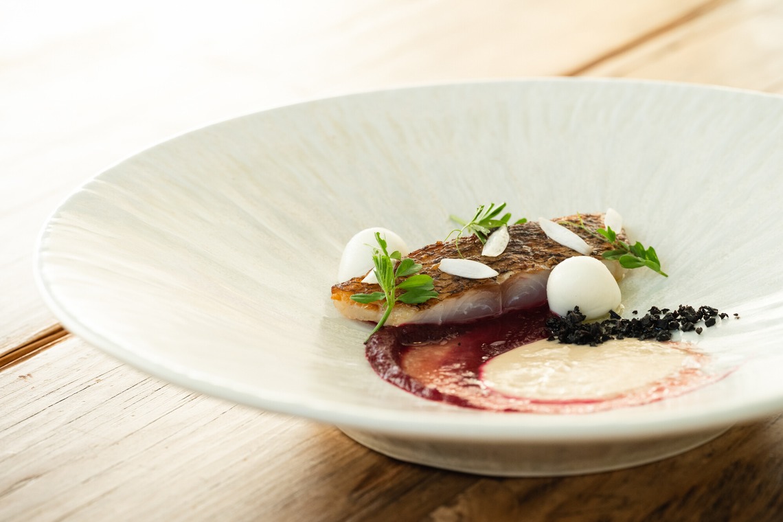 uno e creative act.が撮影した写真のアルバム「素材にこだわるレストランのウェディングコース料理」