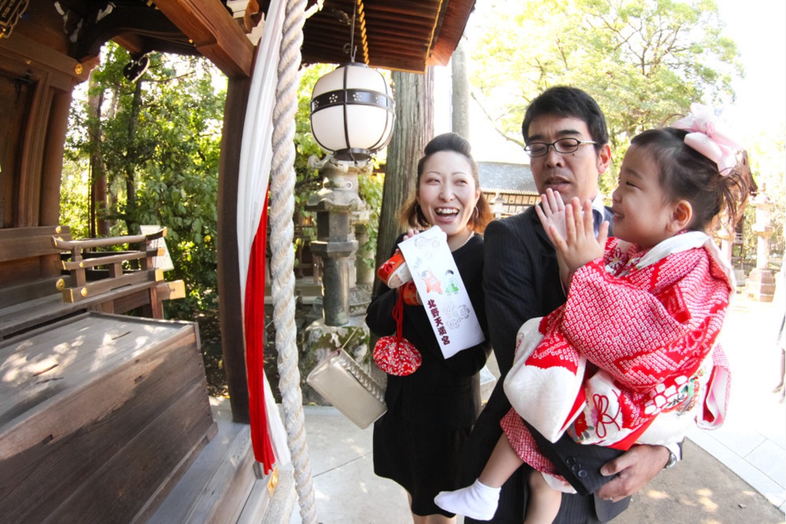 スマイルハンターが出張撮影した家族写真(キッズ,ベビーフォト)などが写った「七五三ロケーション撮影」の家族写真