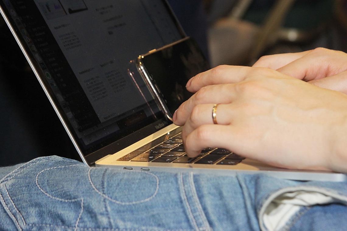 渡邉博海が撮影した写真のアルバム「ビジネスコンベンション」