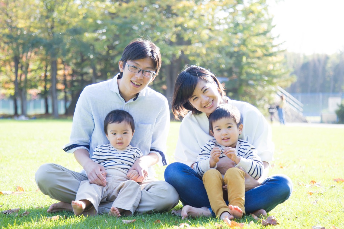 Happy with Photosが出張撮影した家族写真(キッズ,ベビーフォト)などが写った「家族写真・年賀状写真＠札幌市清田区・平岡公園」の家族写真