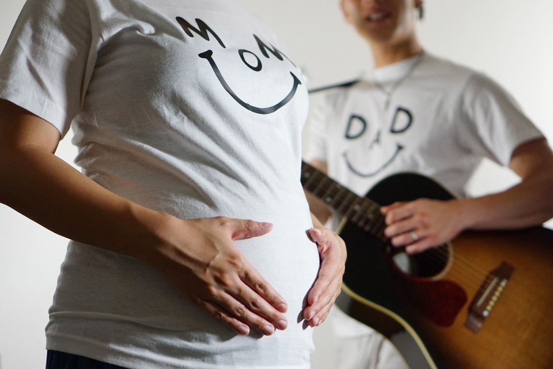 出張撮影のメモリーズが出張撮影した家族写真(キッズ,ベビーフォト)などが写った「マタニティフォト」の家族写真