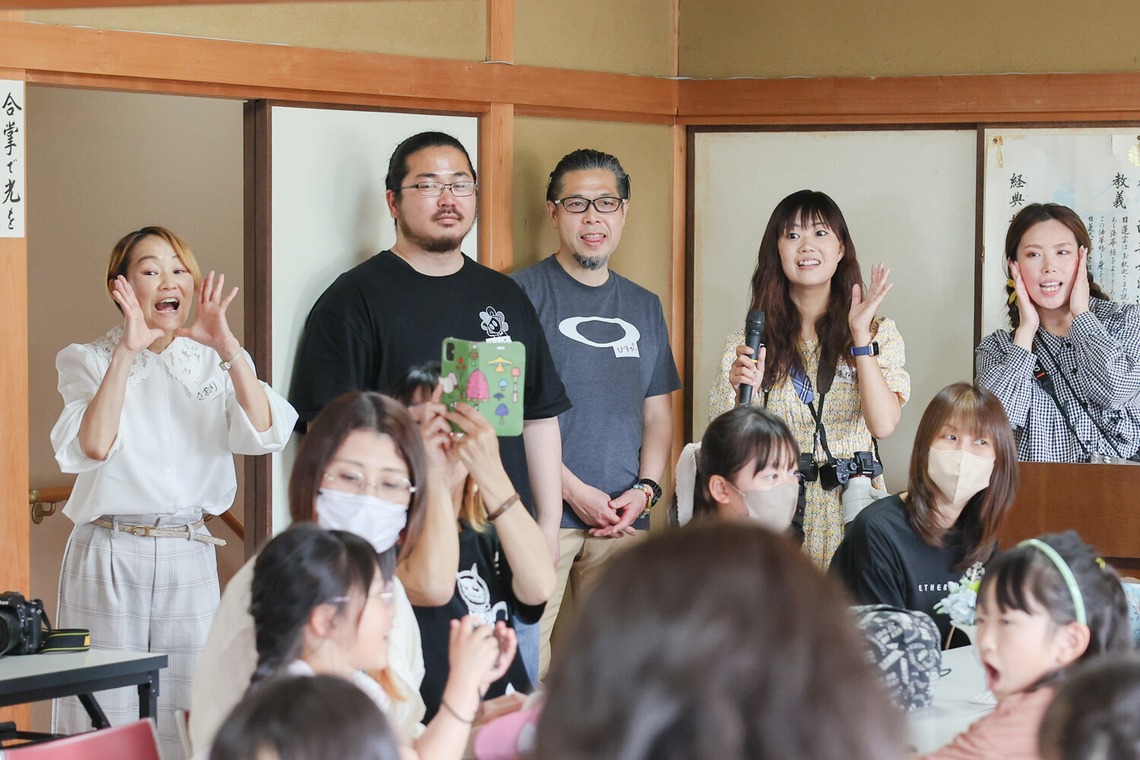 ちずカメラが撮影した「写真家　橘田龍馬さんの子供写真教室の様子」の写真