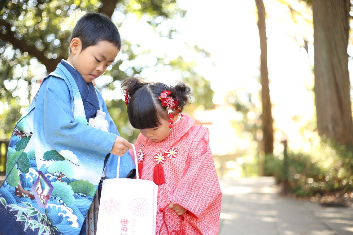 出張撮影HUG TIMEが出張撮影した家族写真(キッズ,ベビーフォト)などが写った「七五三記念撮影＠世田谷八幡宮・東京」の家族写真