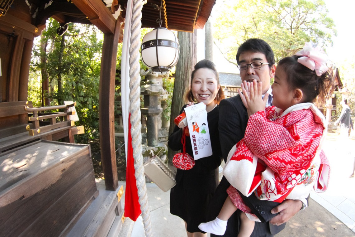 スマイルハンターが出張撮影した家族写真(キッズ,ベビーフォト)などが写った「七五三ロケーション撮影」の家族写真
