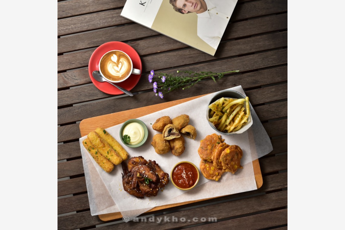 Andy Khoが撮影した写真のアルバム「Beans & Meat Commercial Food Photography」