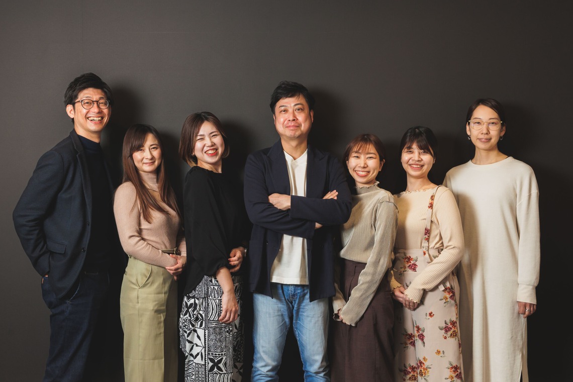 松井シンジが撮影した写真のアルバム「グループ・チーム・タスクフォース」