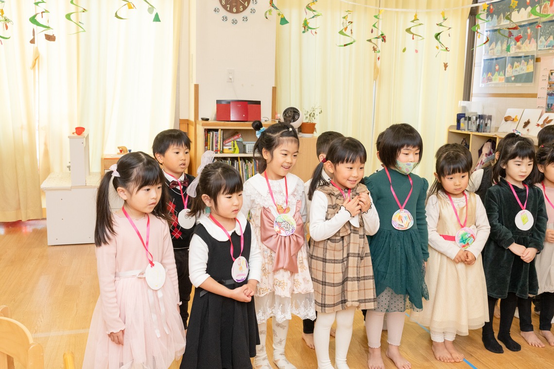 勝俣遥子が撮影した写真のアルバム「スクールフォト」