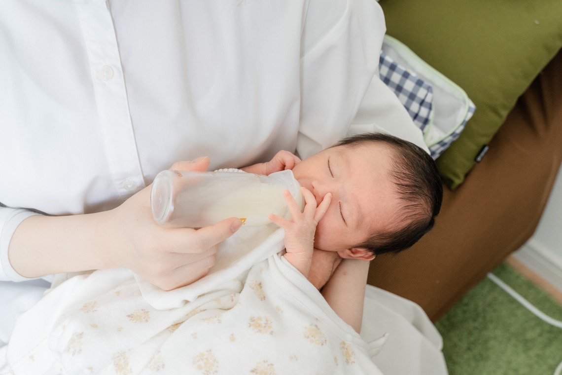 ウィリアムズ　侑依が撮影した写真のアルバム「ニューボーンフォト」