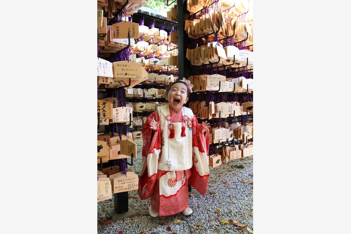 スマイルハンターが出張撮影した家族写真(キッズ,ベビーフォト)などが写った「七五三ロケーション撮影」の家族写真