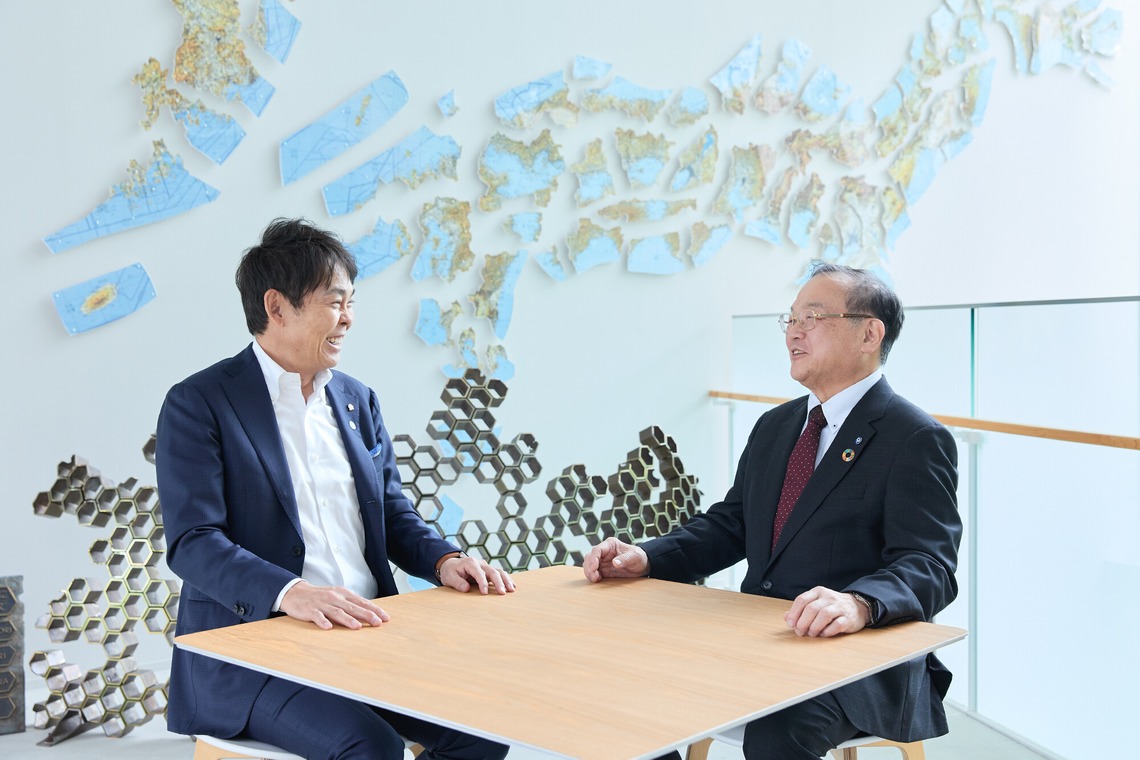 SHO HASEGAWAが撮影した写真のアルバム「大阪大学教授・アース製薬社長対談インタビュー」