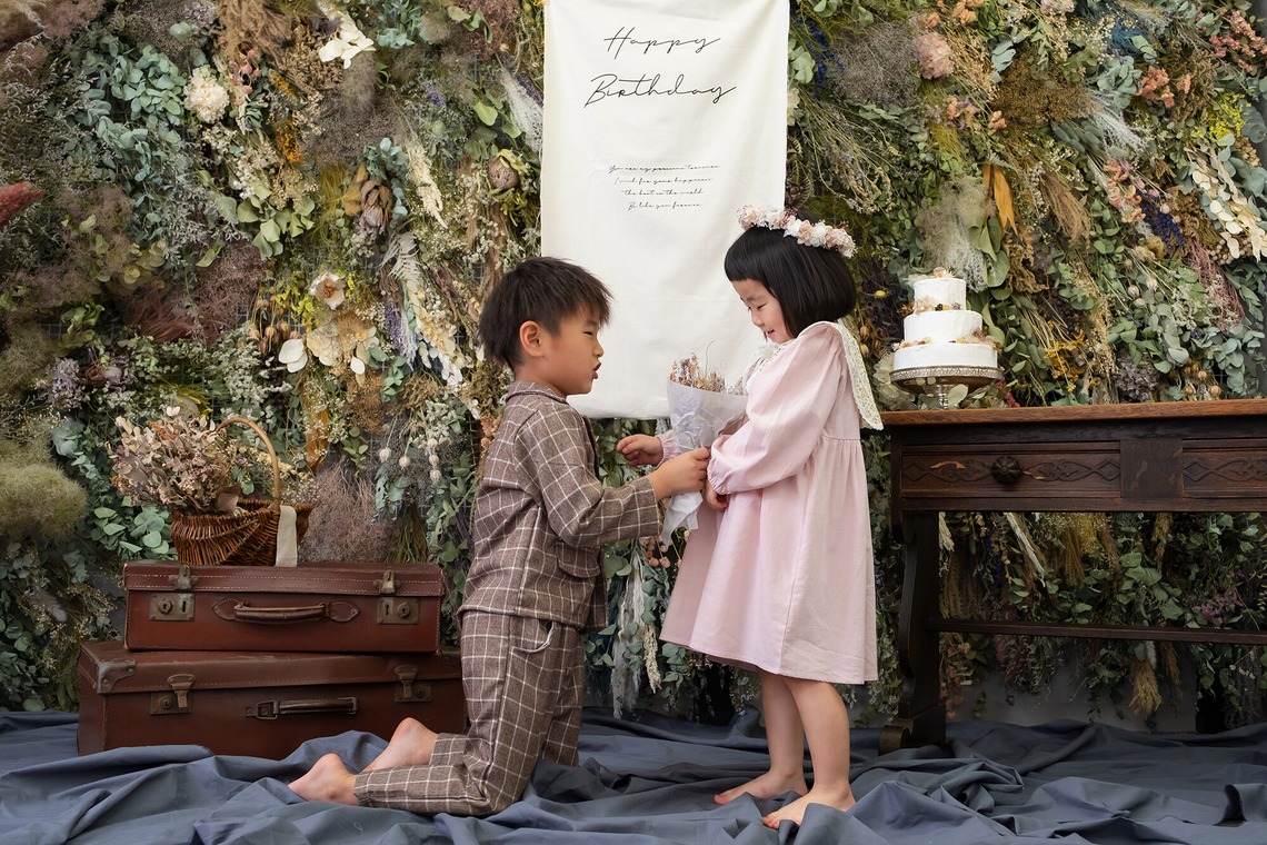 高夏写真店が撮影した写真のアルバム「バースデーの記念写真」