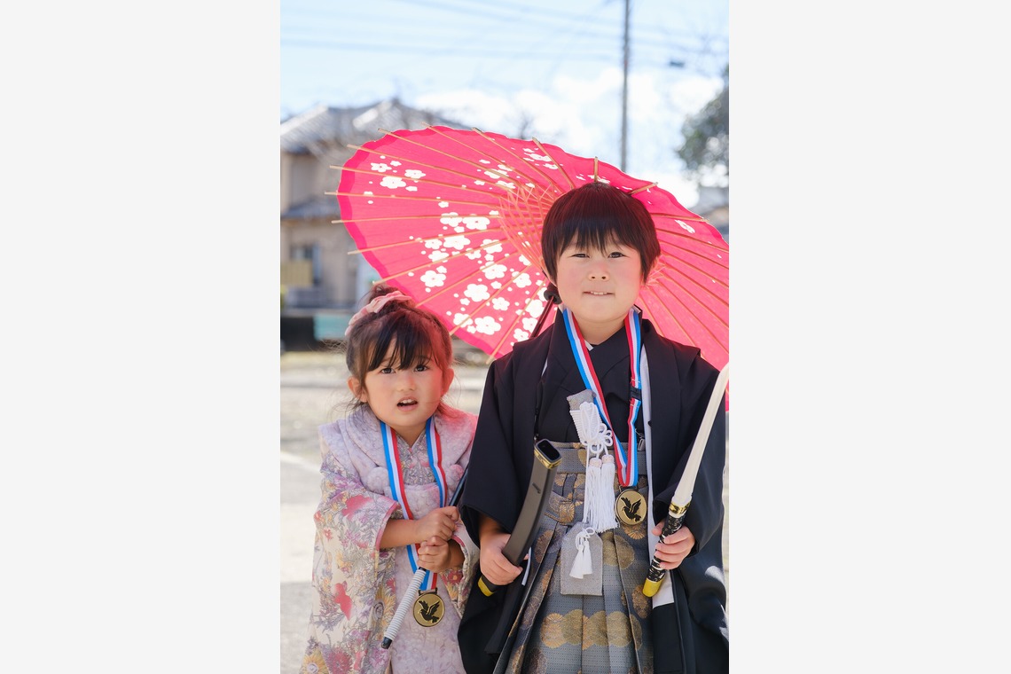 高夏写真店が出張撮影した家族写真(キッズ,ベビーフォト)などが写った「七五三の撮影」の家族写真