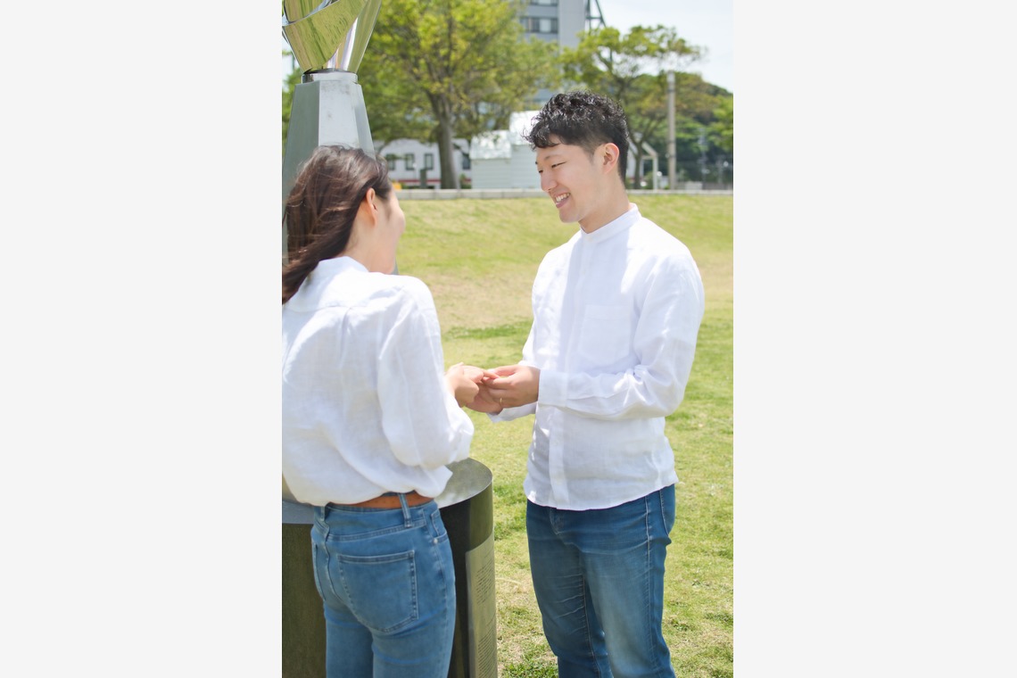 坂田年彦が撮影した旅行先の記念撮影のアルバム「カップルフォト」