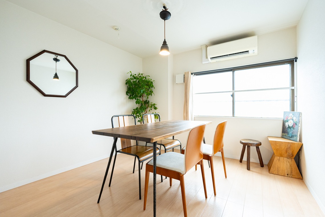 佐藤政彦が撮影した写真のアルバム「民泊撮影」