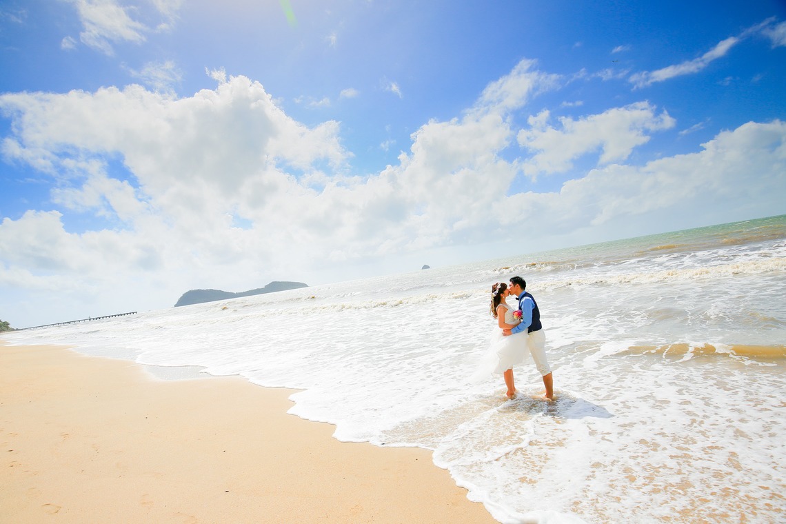 ケアンズ レンズ フォトグラフィーが撮影した写真のアルバム「パームコーブビーチ周辺でのウェディング前撮りロケーション撮影」