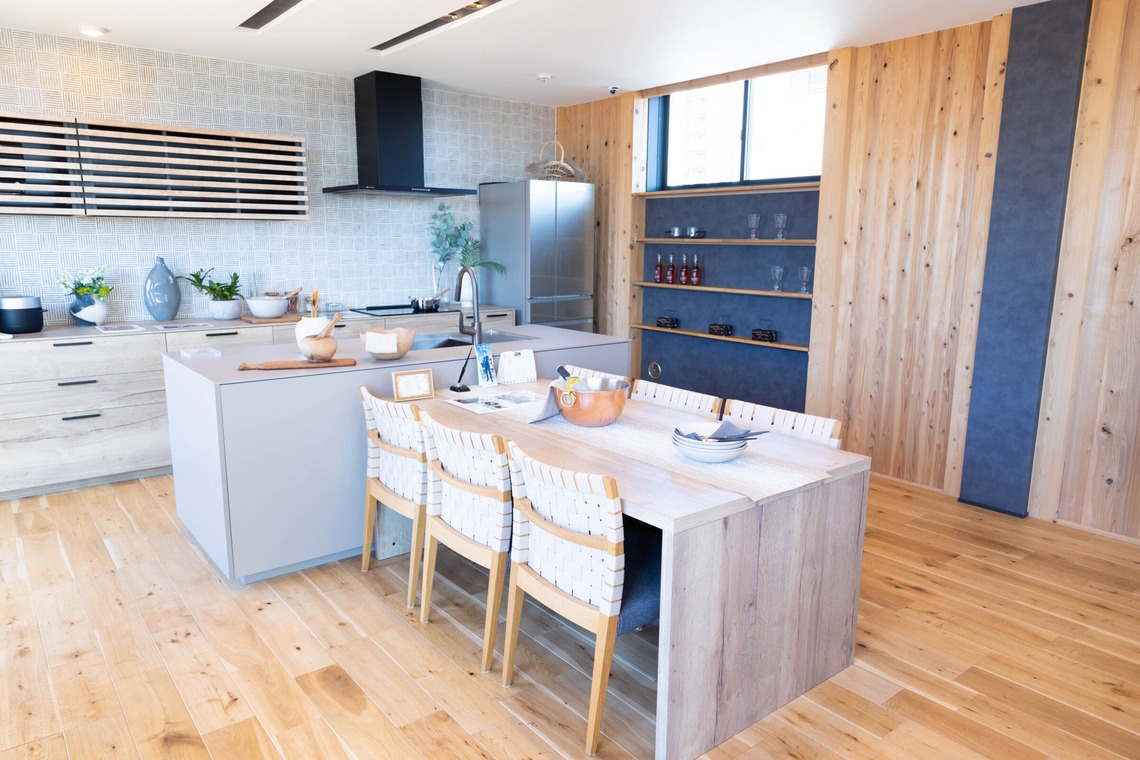 小山将冬が撮影した「内観」の写真