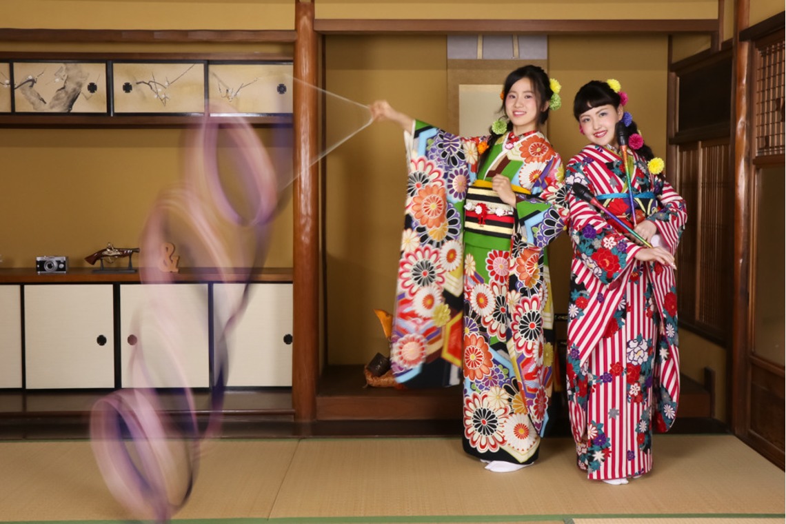 スマイルハンターが出張撮影した家族写真(キッズ,ベビーフォト)などが写った「成人式フォト」の家族写真