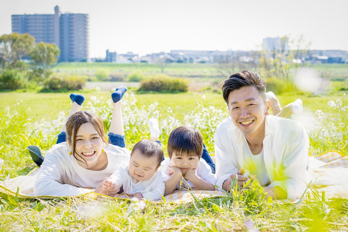 CREATIVE HOUSEが出張撮影した家族写真(キッズ,ベビーフォト)などが写った「ファミリーフォト出張撮影」の家族写真