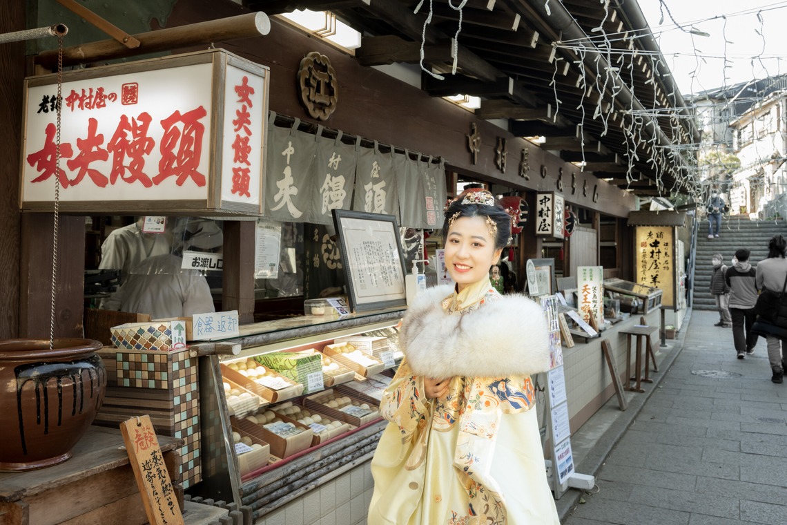寫樂斎が撮影した「大学卒業記念（江の島）」の写真