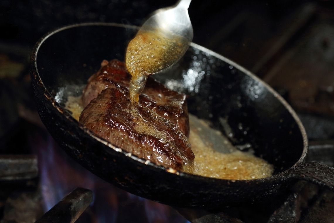 森安　照が撮影した「ホテル・レストラン（料理・ワイン・シャンパン・シェフ・ホールスタッフ・内観・イメージカット）」の写真