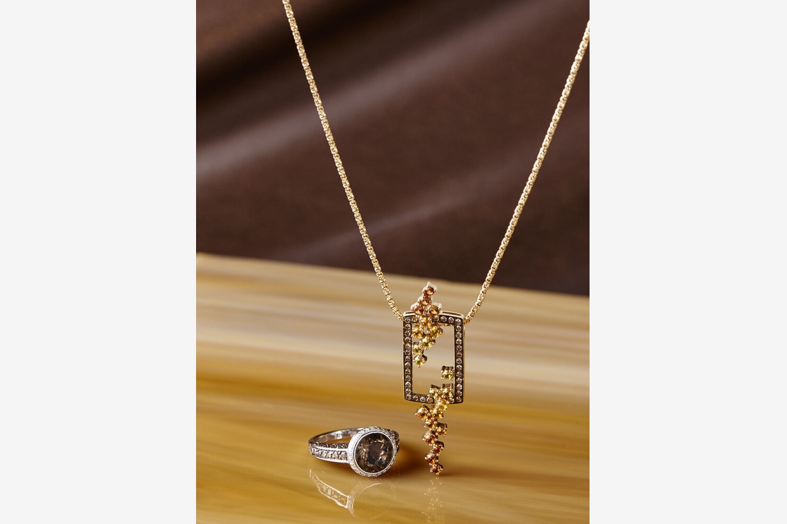 株式会社SANYO-CYP studioUPが撮影した写真のアルバム「スタジオ物撮り」