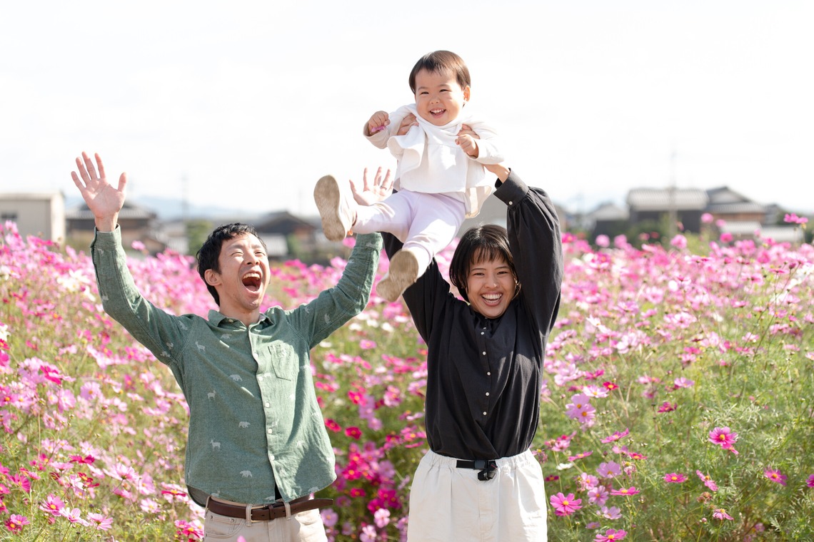 福永写真事務所が撮影した「家族写真（コスモス畑）」の写真