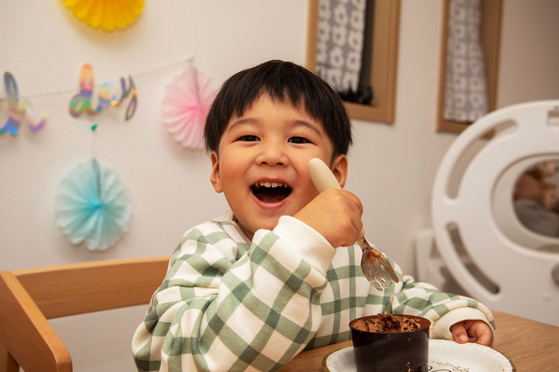 岩坪眞一郎が出張撮影した家族写真(キッズ,ベビーフォト)などが写った「一歳の誕生日記念」の家族写真