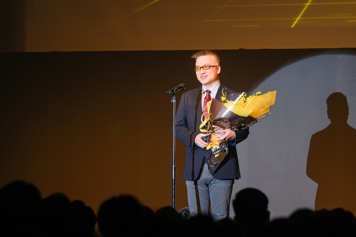 上野貢希が撮影した「企業総会写真撮影」の写真
