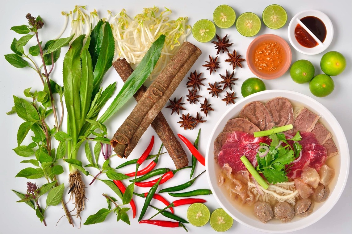 菊地事務所が撮影した写真のアルバム「森羅万象」