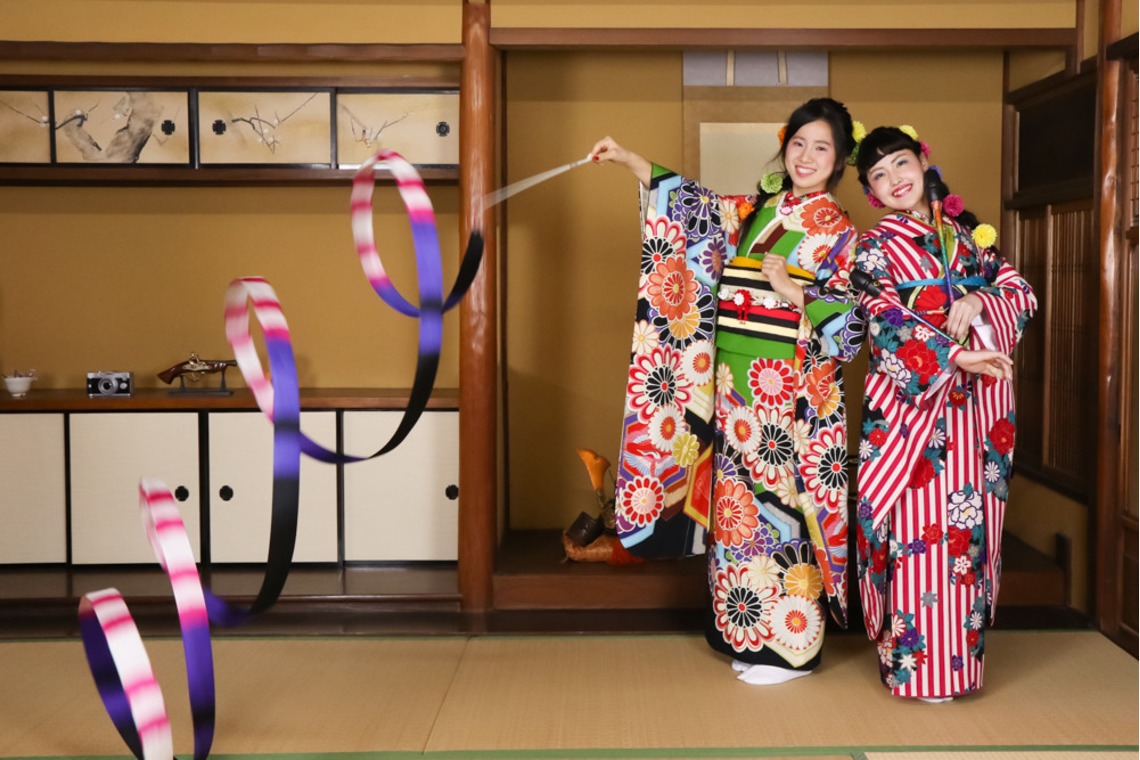 スマイルハンターが出張撮影した家族写真(キッズ,ベビーフォト)などが写った「成人式フォト」の家族写真