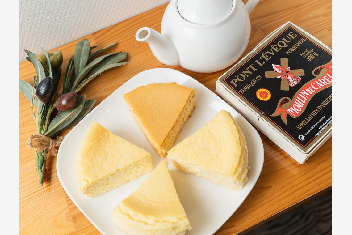 川嶋佑実が撮影した写真のアルバム「レストラン・ショップ」