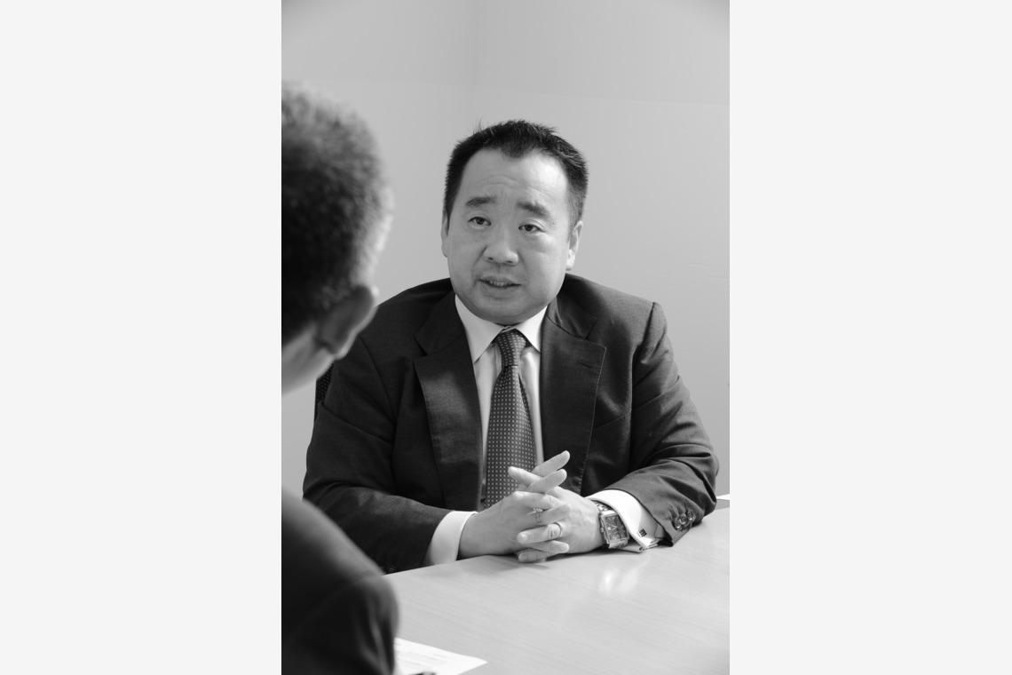 SEE LIKE PHOTOが撮影した「インタビュー　対談　人物　モノクロ　ビジネス　ポートレート」の写真