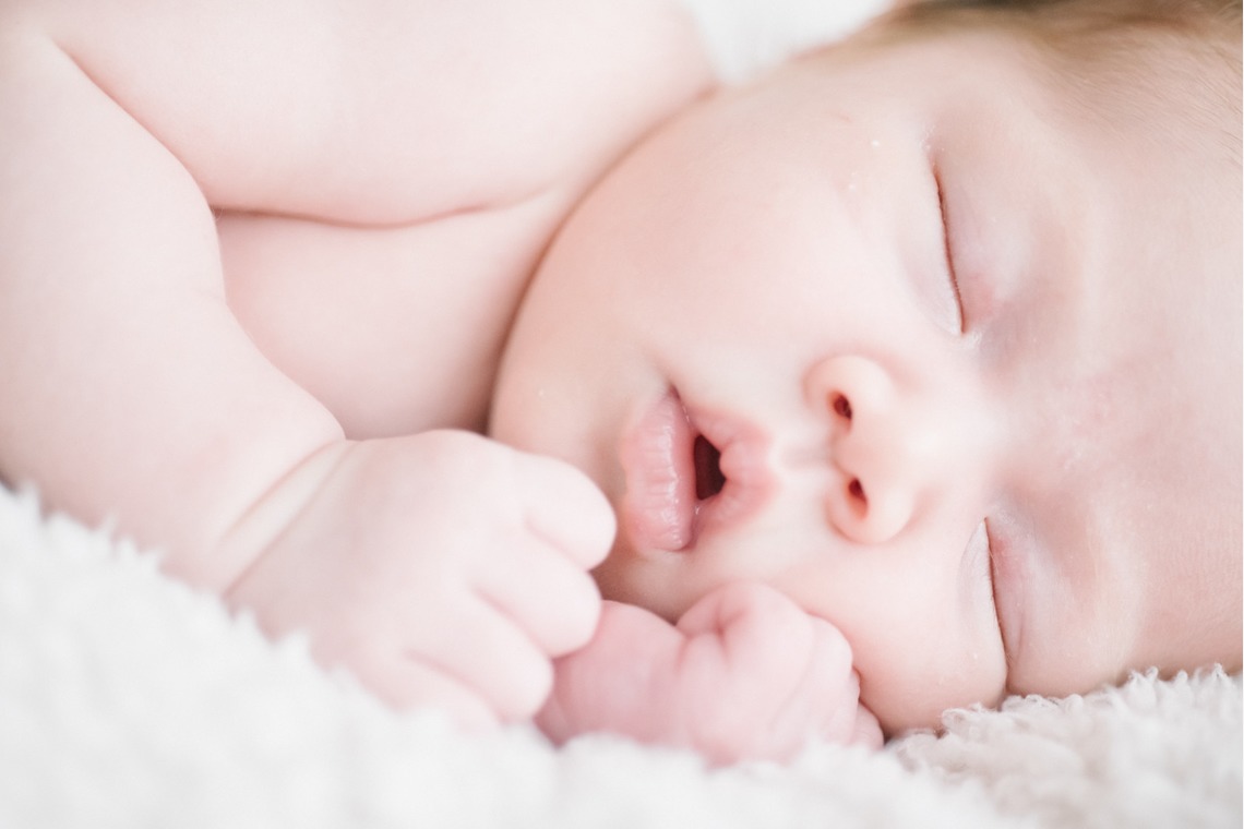 アトリエ　エピカ/清水　一哉が出張撮影した家族写真(キッズ,ベビーフォト)などが写った「ニューボーンフォト」の家族写真