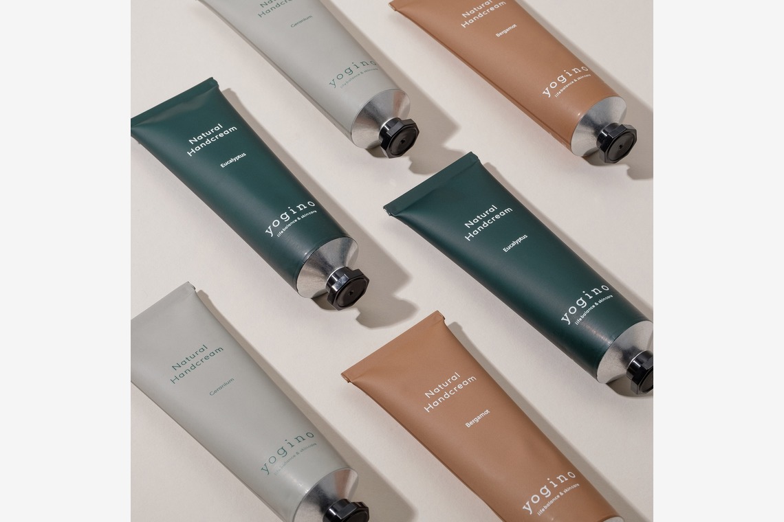 スタジオトモロが撮影した写真のアルバム「コスメ ビジュアル」