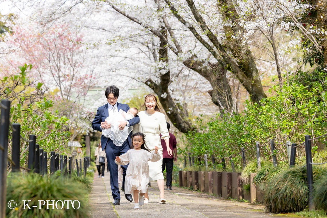 大森光太郎・K-PHOTOが出張撮影した家族写真(キッズ,ベビーフォト)などが写った「お宮参り撮影」の家族写真