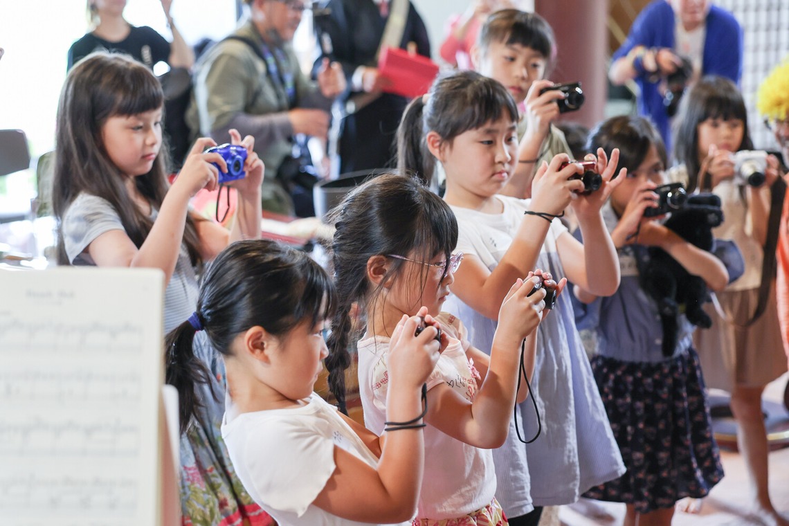 ちずカメラが撮影した「写真家　橘田龍馬さんの子供写真教室の様子」の写真