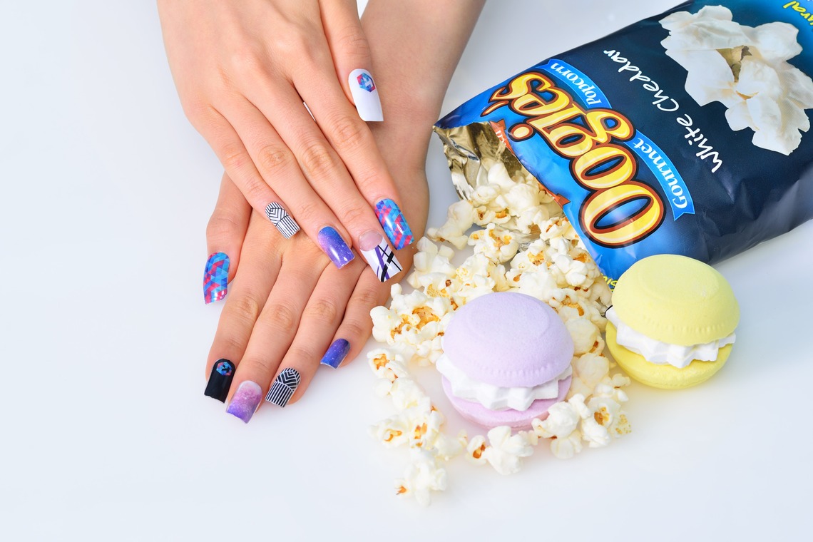 エン・ノースタジオが撮影した「ネイルシール広告」の写真