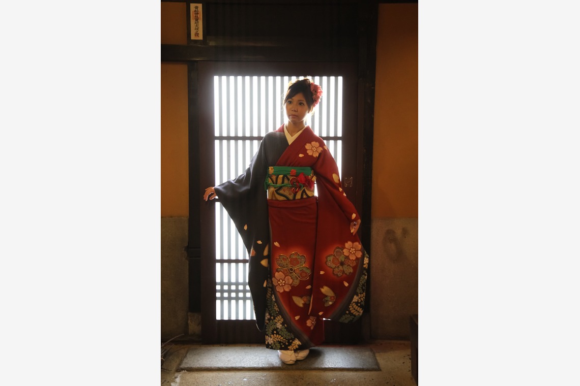 スマイルハンターが出張撮影した家族写真(キッズ,ベビーフォト)などが写った「成人式フォト」の家族写真