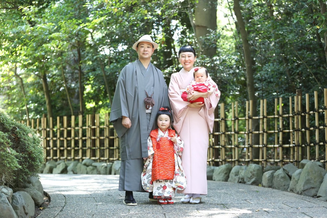 出張撮影HUG TIMEが撮影したエンゲージメントフォトのアルバム「七五三出張撮影＠神社」