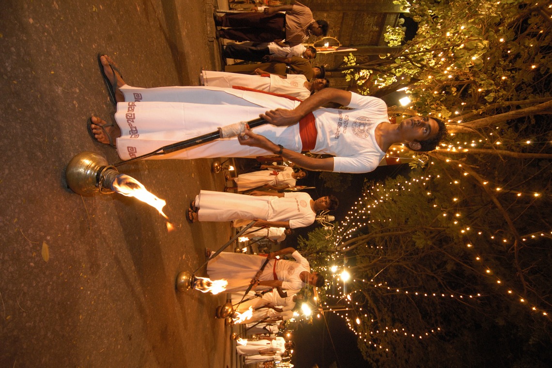 梶田　誠が撮影した「スリランカ　ペラヘラ祭り」の写真