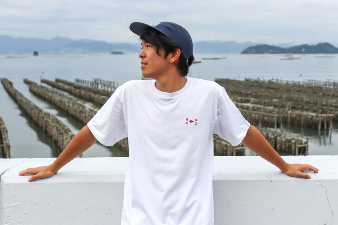 心綴フィルムが撮影した「邂逅飯店オリジナルTシャツ宣材写真」の写真